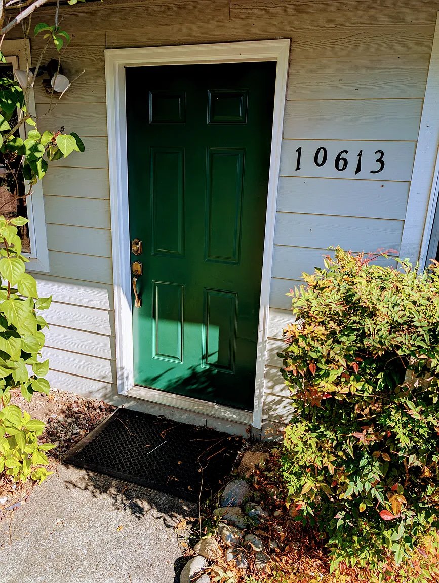 Tacoma Townhome: 10613 Sheridan Ave S