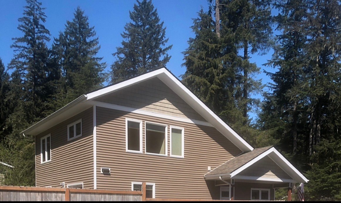 Juneau House: 4345 Windfall Ave