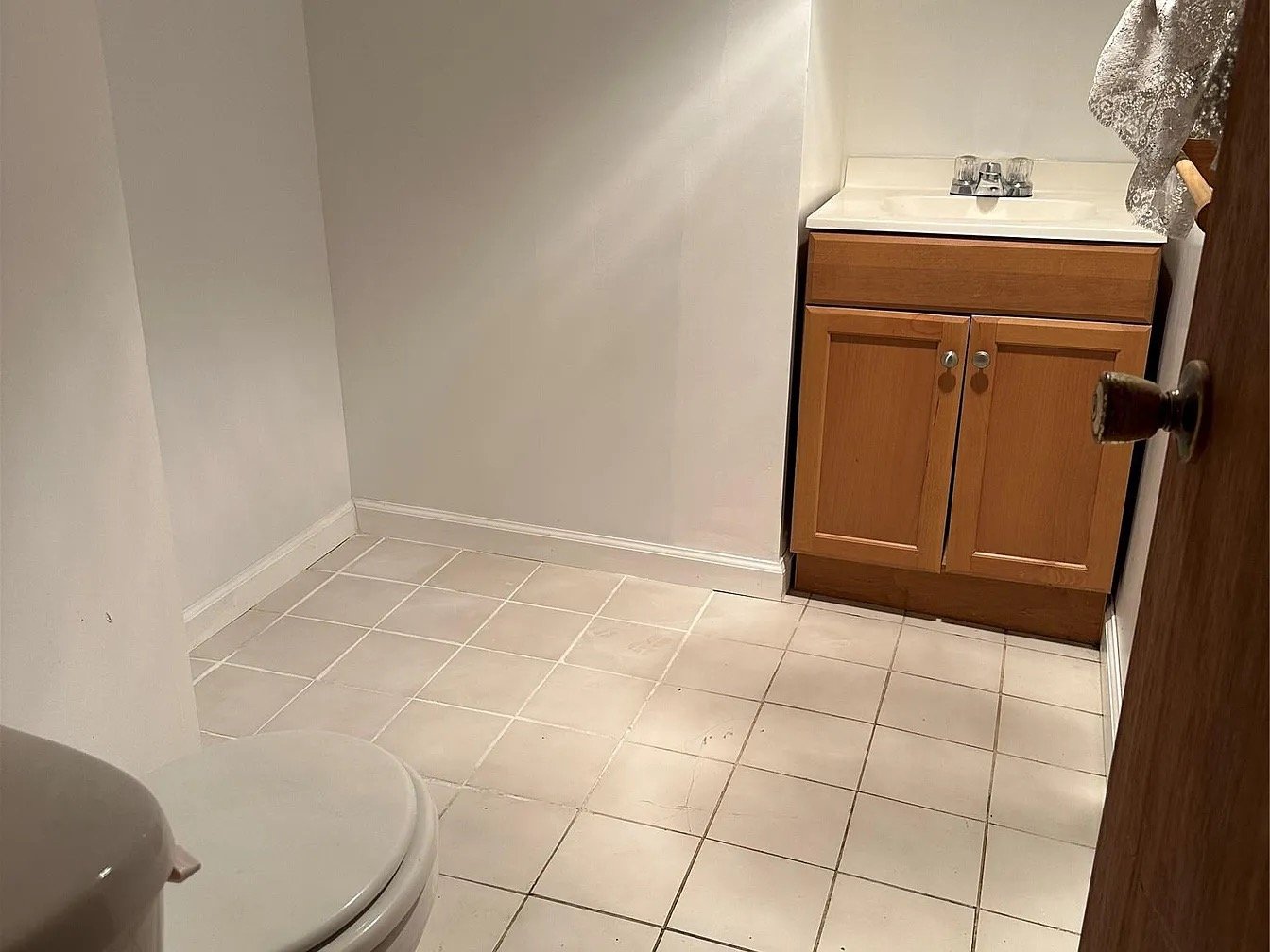 Ridgewood House: 6820 65th St