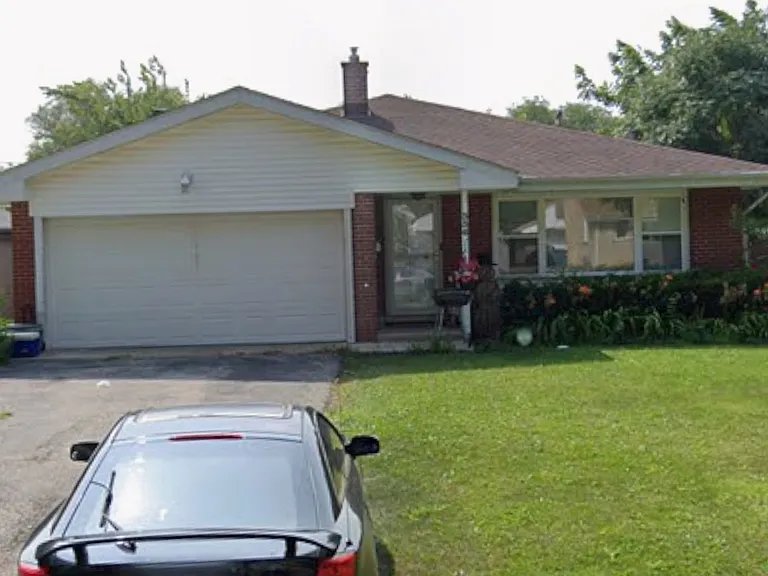 Addison House: 336 S Harvard Ave