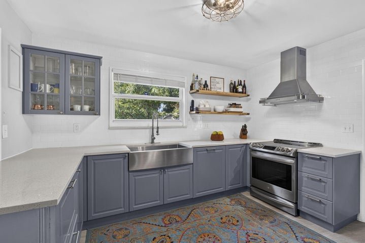 West Palm Beach House: 338 Hunter Street