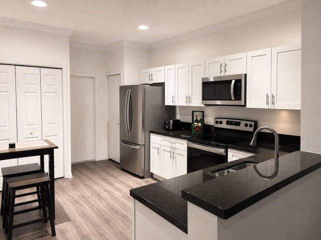 Weston Townhome: 2166 Hacienda Terrace
