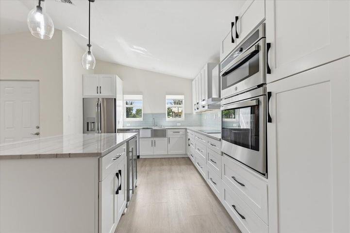 Delray Beach House: 530 NE 3rd Avenue NE