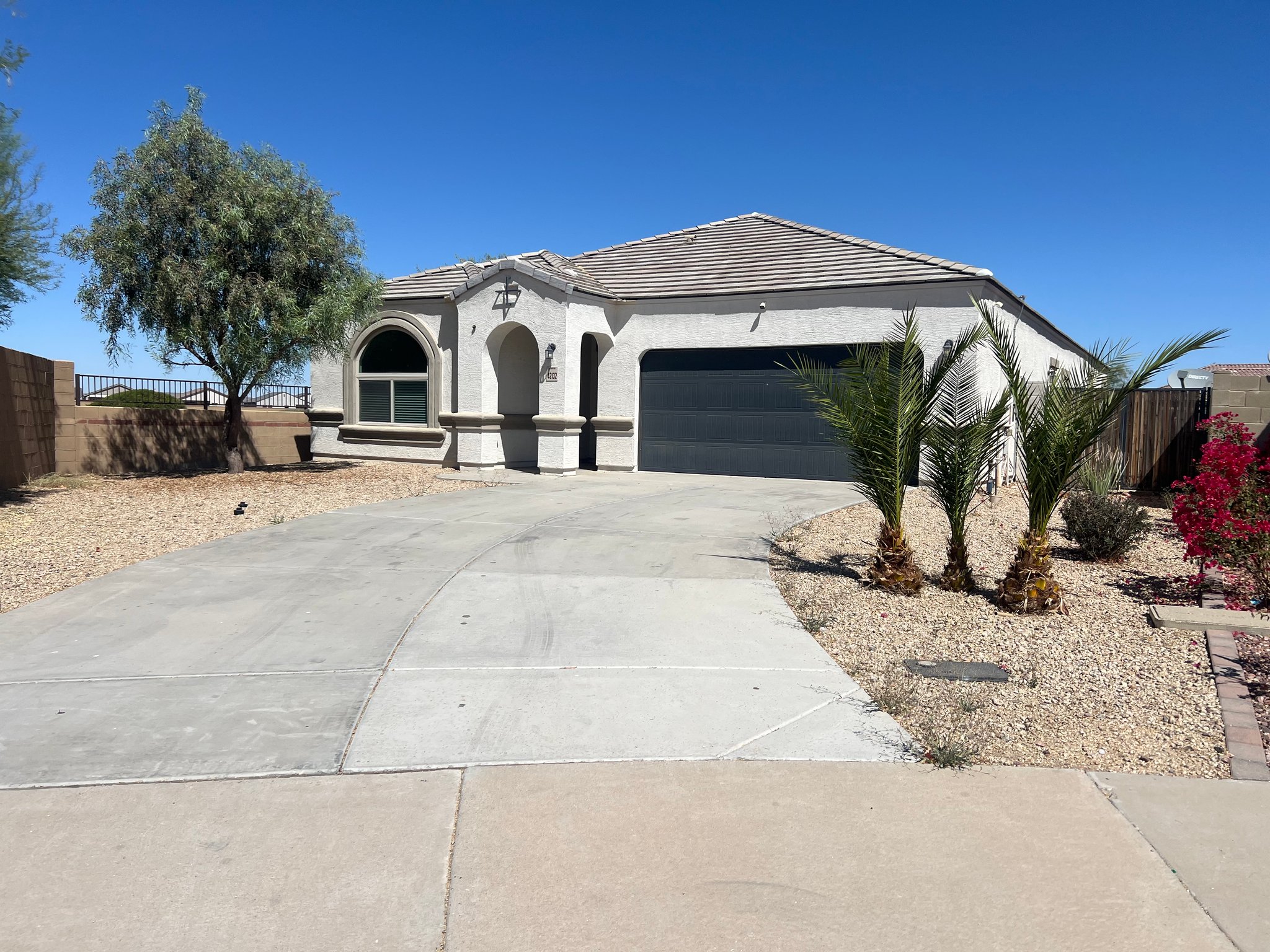 Maricopa House: 42132 W Manderas Lane Maricopa
