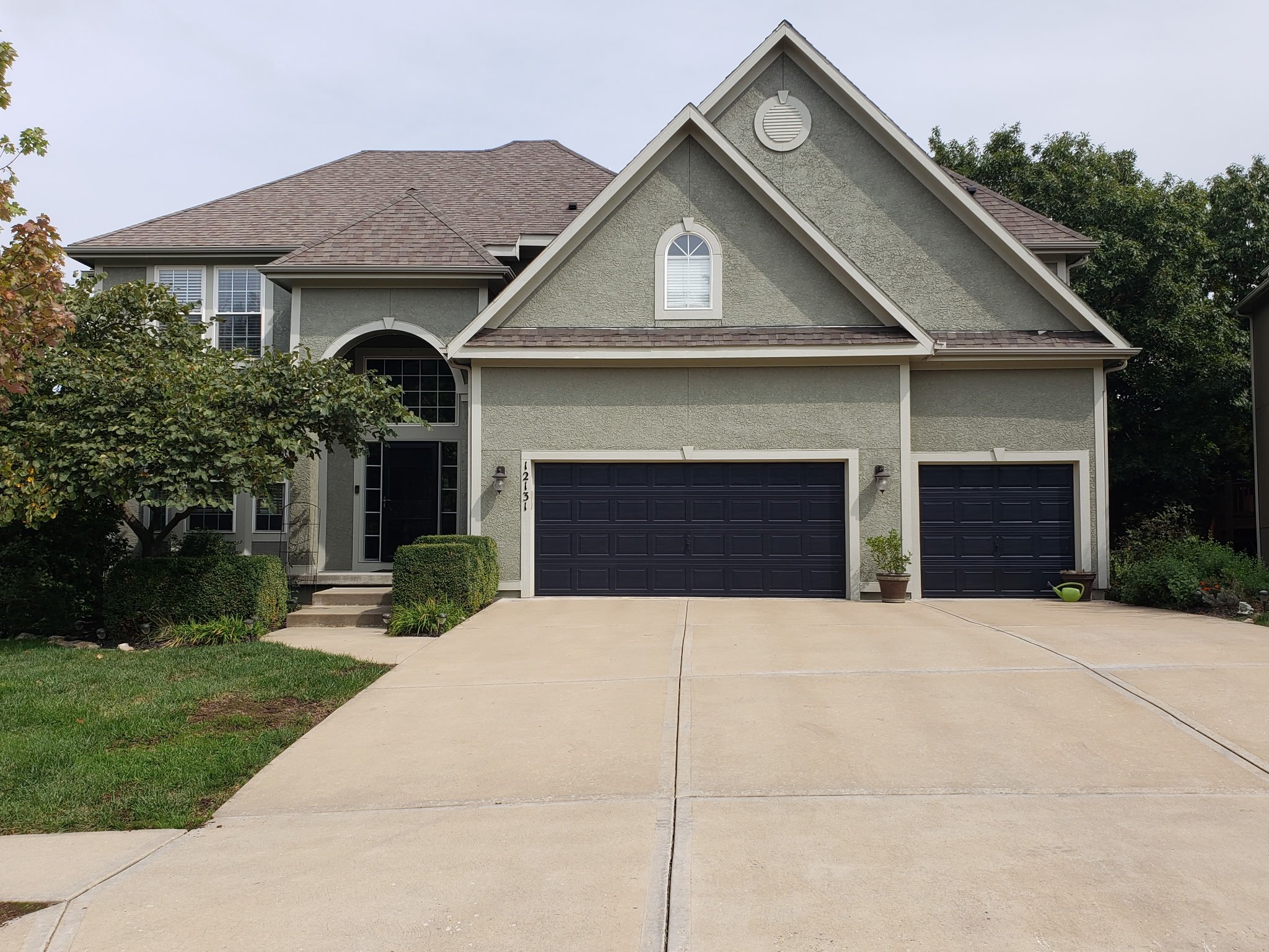 Olathe House: 12131 S Sunray Dr