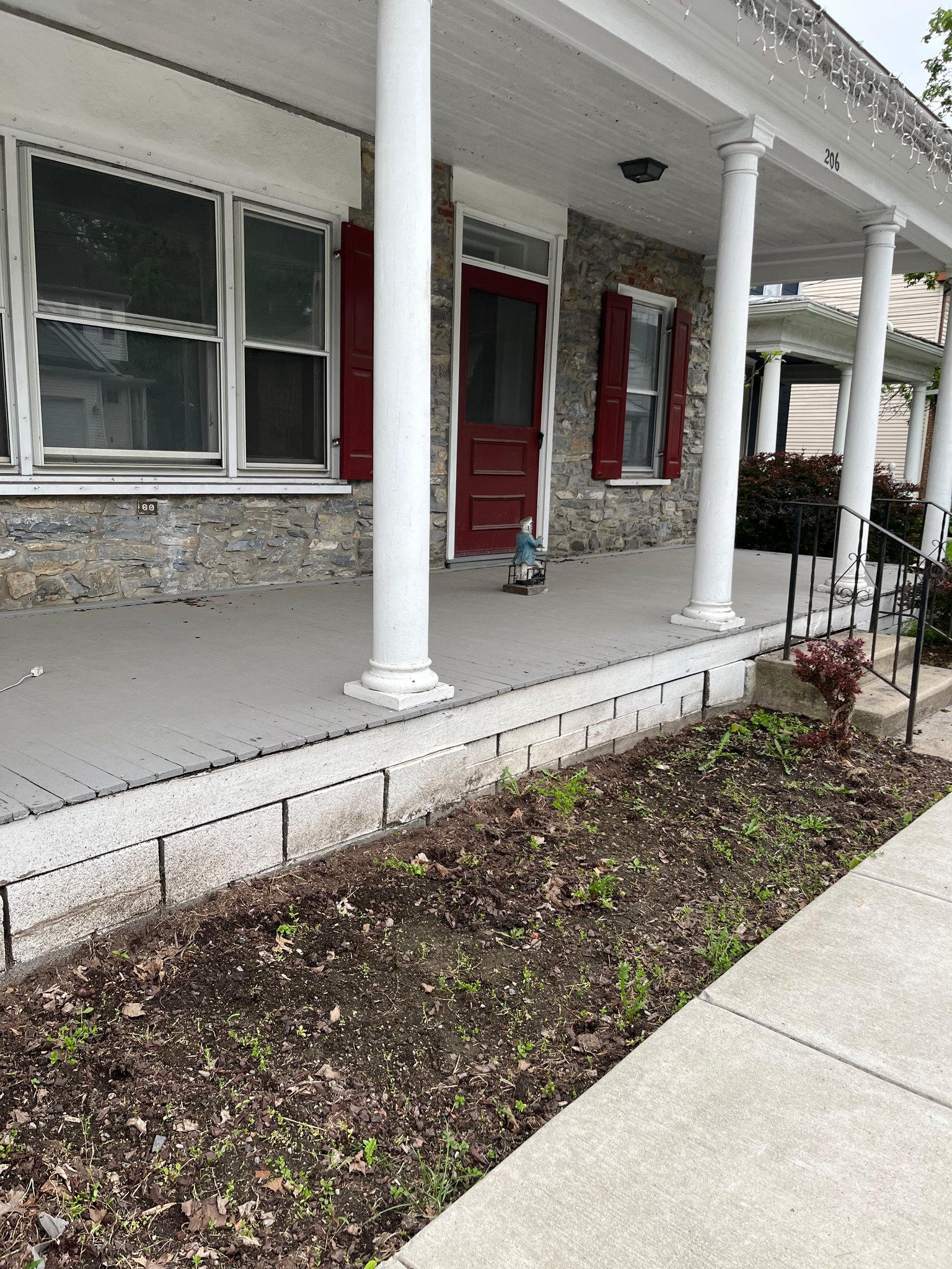 Brownstown House: 206 E. Main Street