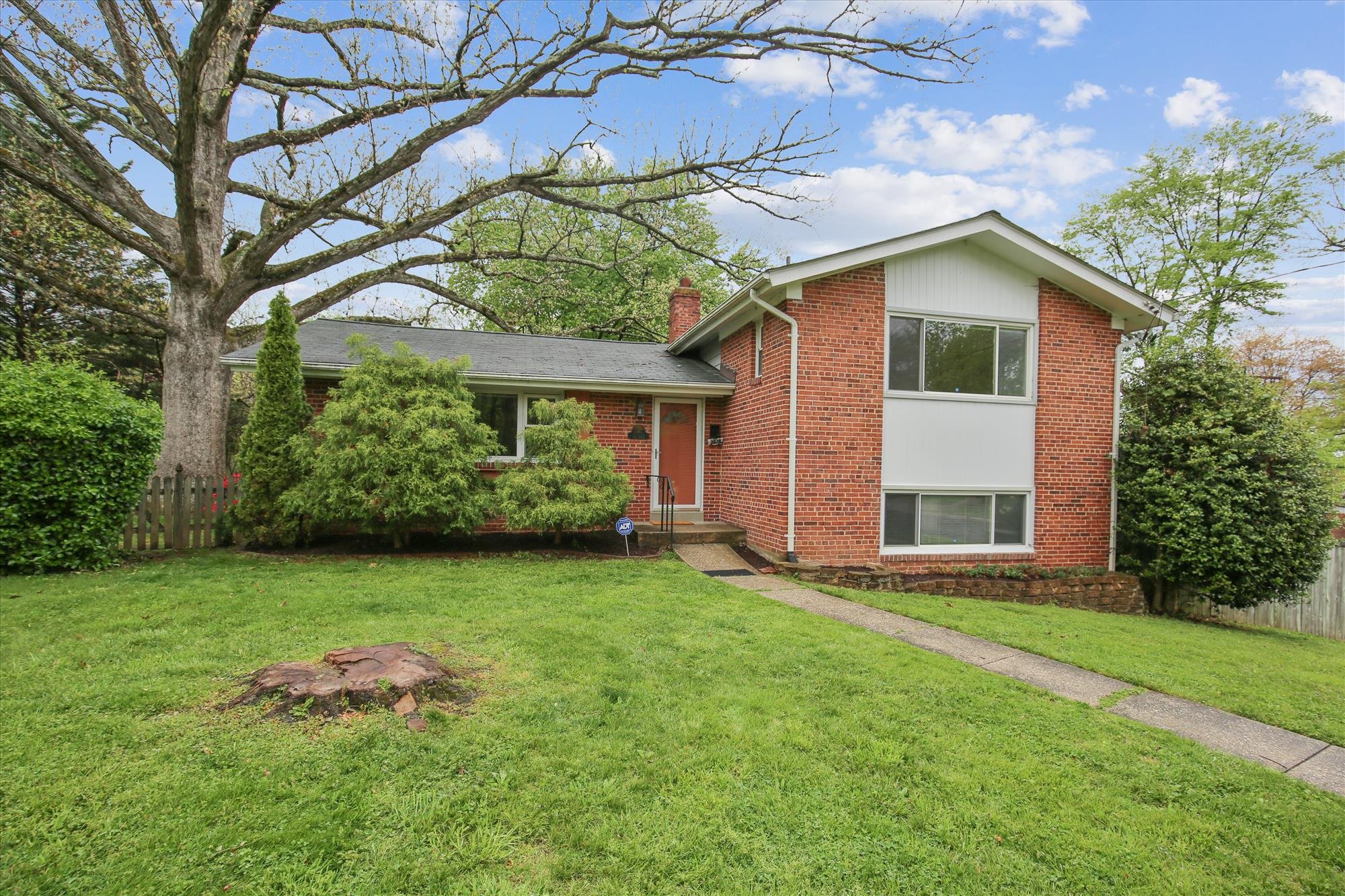 Silver Spring House: 2511 Harmon Rd