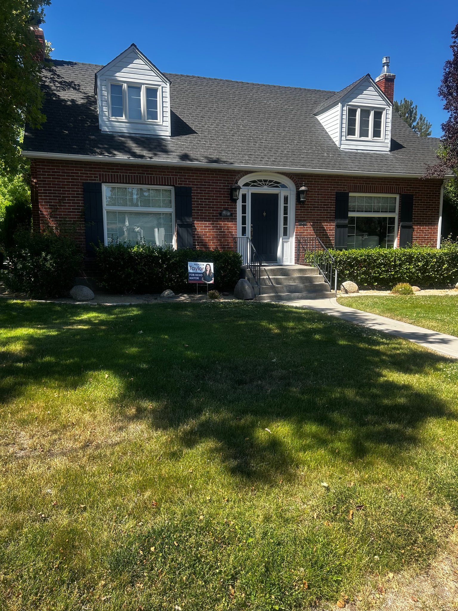 Reno House: 1190 Manor Dr,