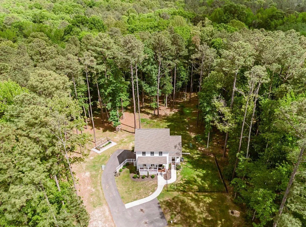Richmond House: 421 Pagebrook Drive