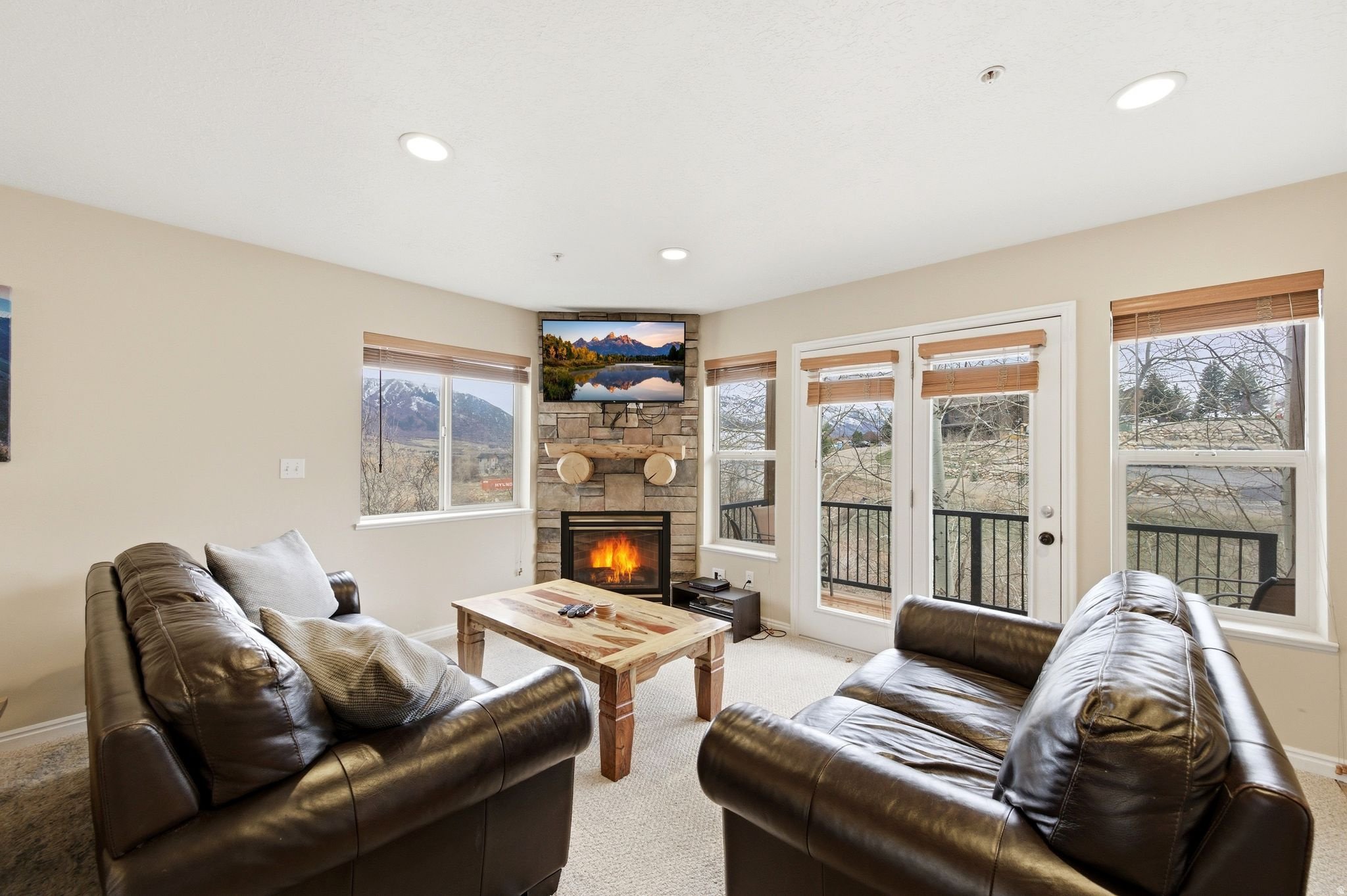 Eden Condo: 3555 N Fox Run