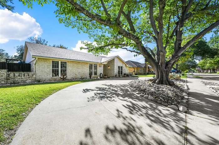 Richardson House: 428 Park Bend Dr