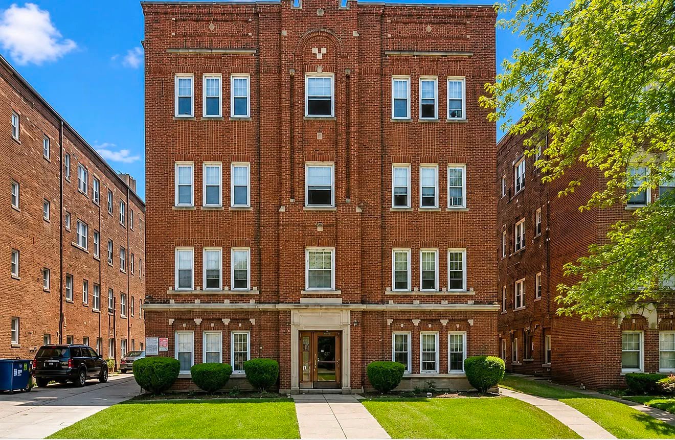 Cleveland Apartment: 1368 W BLVD