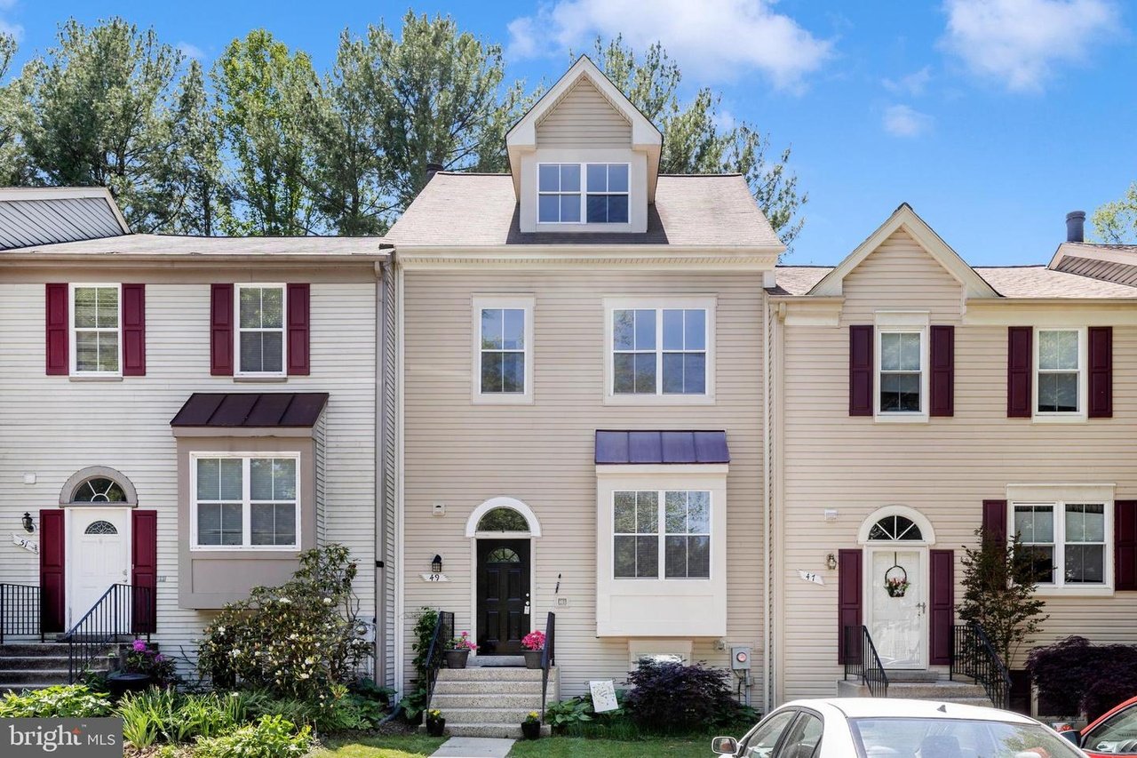 Germantown Townhome: 49 Lake Park Ct.