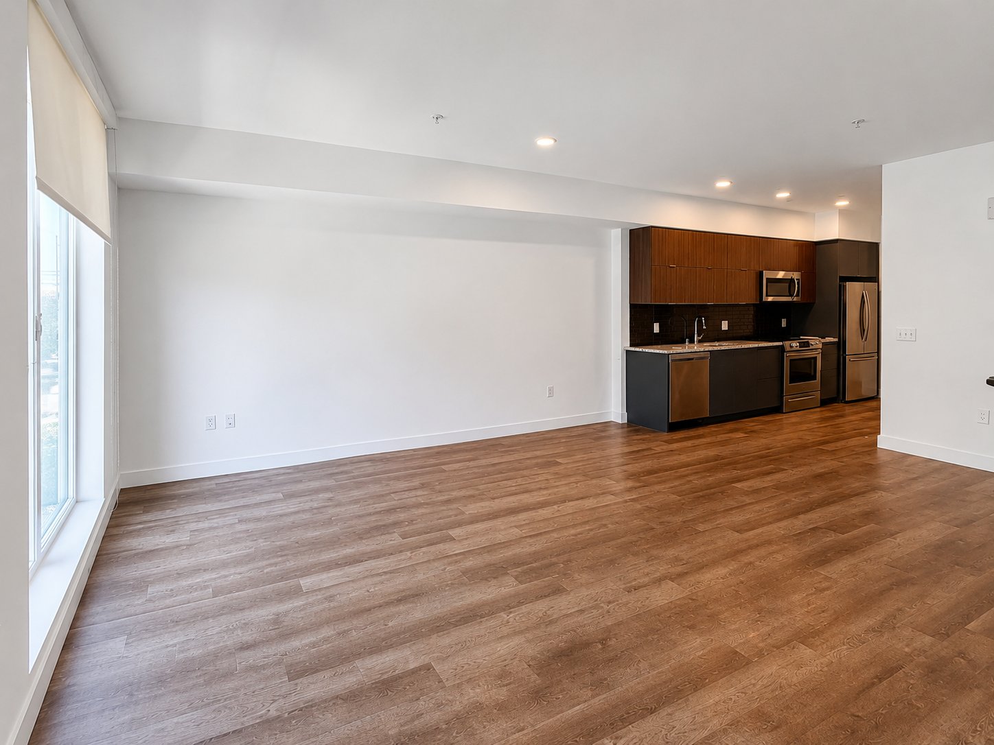 Los Angeles Apartment: 2880 James M Wood Blvd