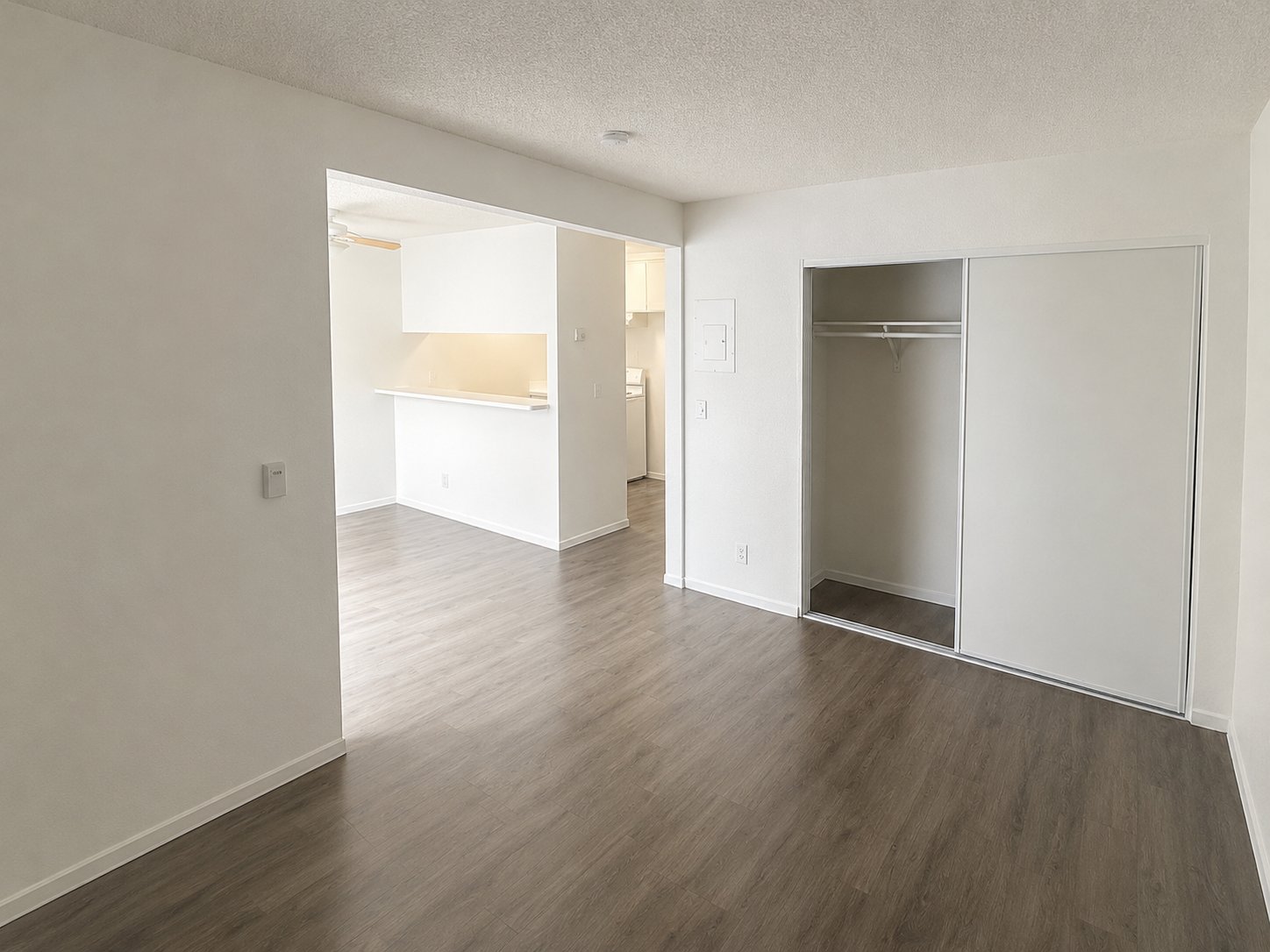 Wilmington Apartment: 1132 N Wilmington Blvd
