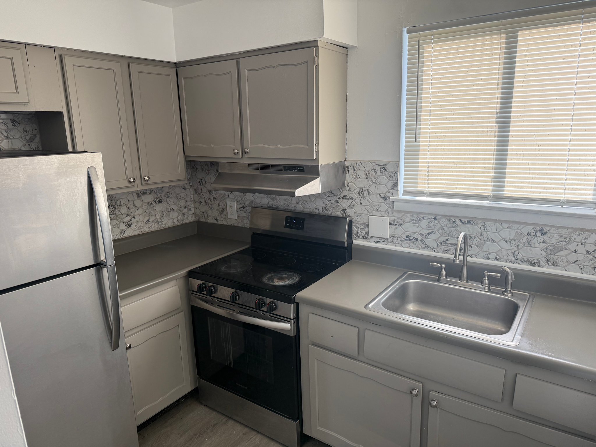 Millville Apartment: 800 Cedar St