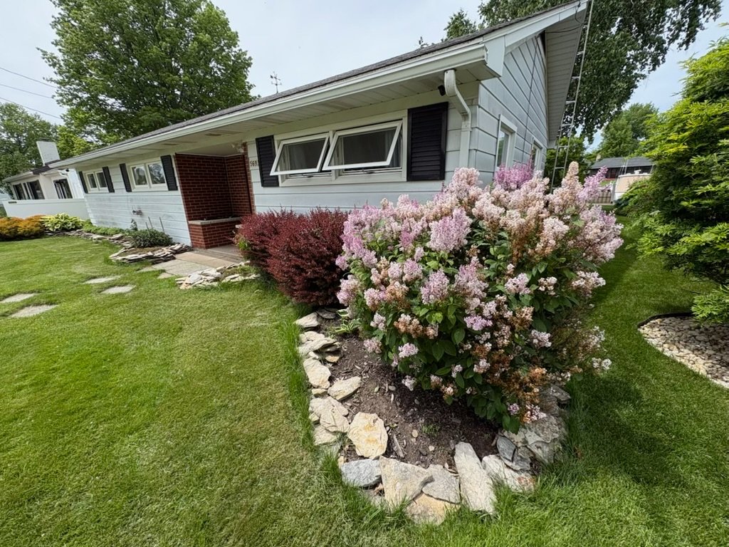 Port Clinton House: 5693 E Eagle Dr