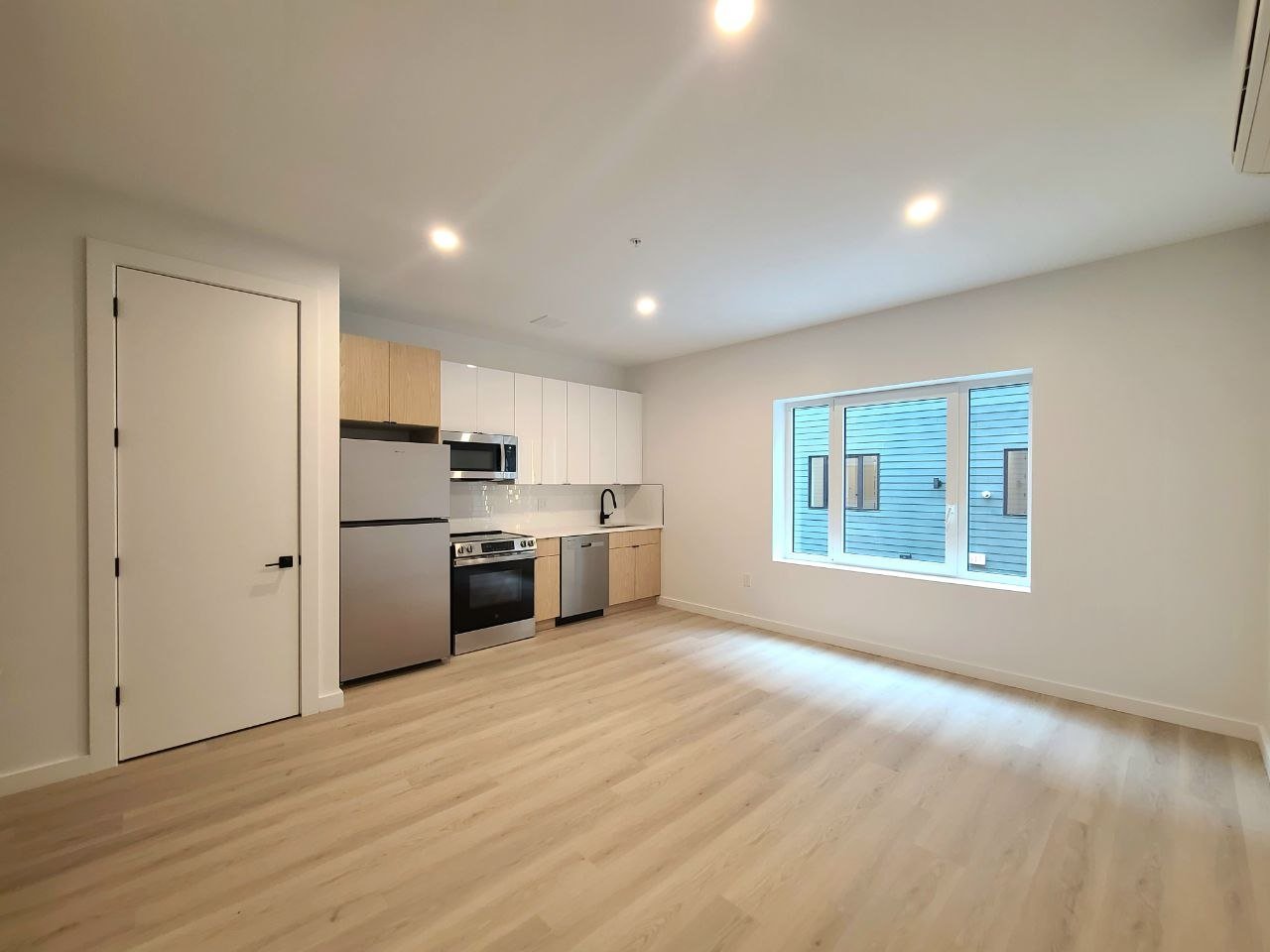 orange Apartment: 448 scotland rd