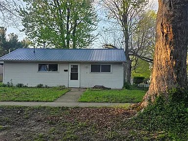 Rossville House: 304 Gilbert St