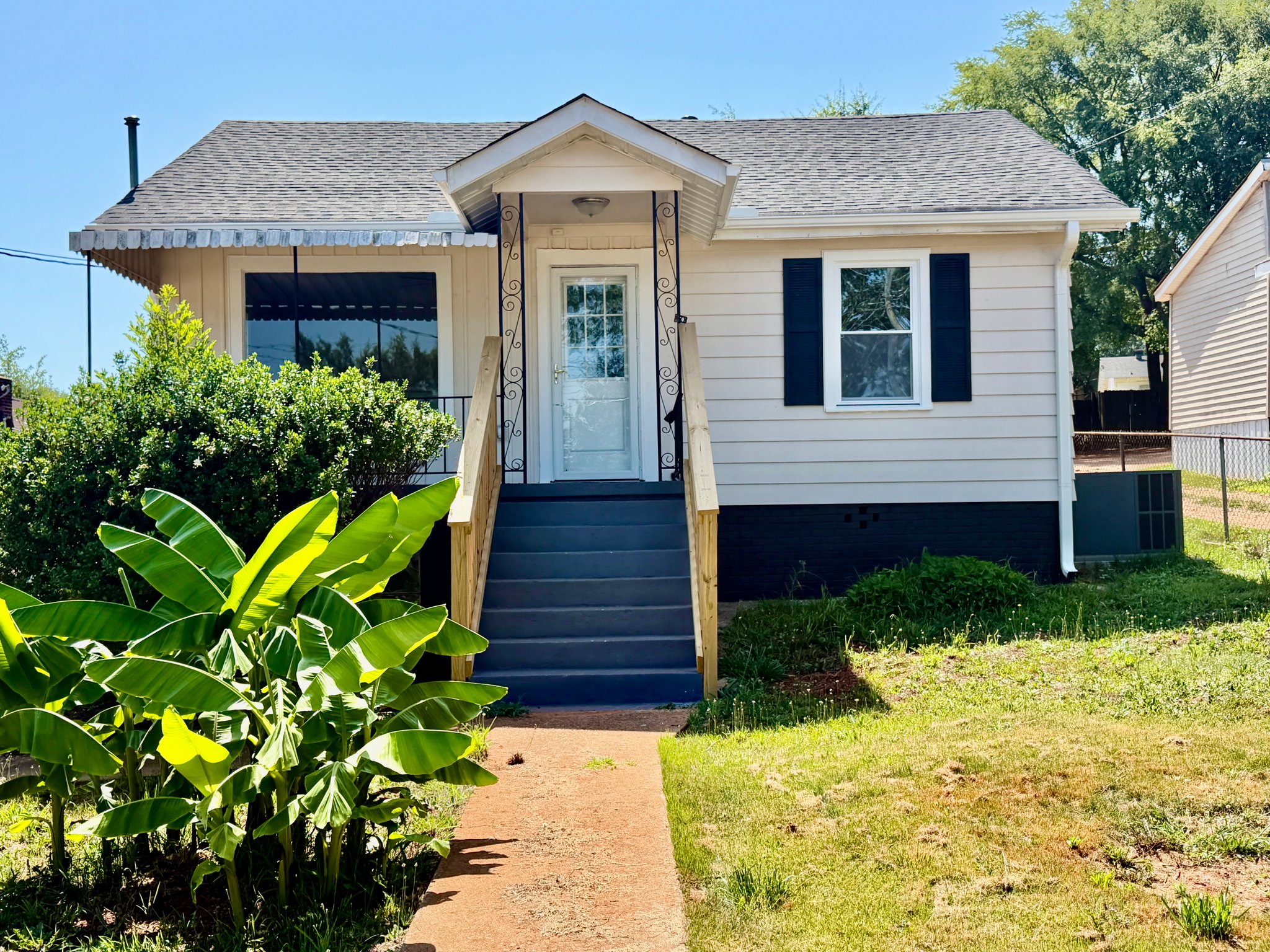 Greenville House: 203 Sunshine Ave