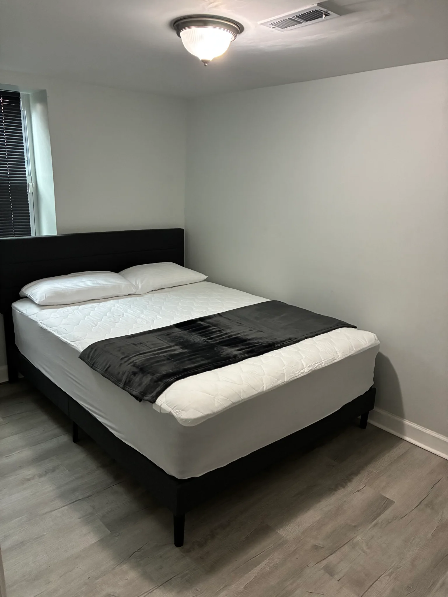 1 Bedroom Townhome – Utilities included Free Wi-Fi internet 0 , Baltimore, MD