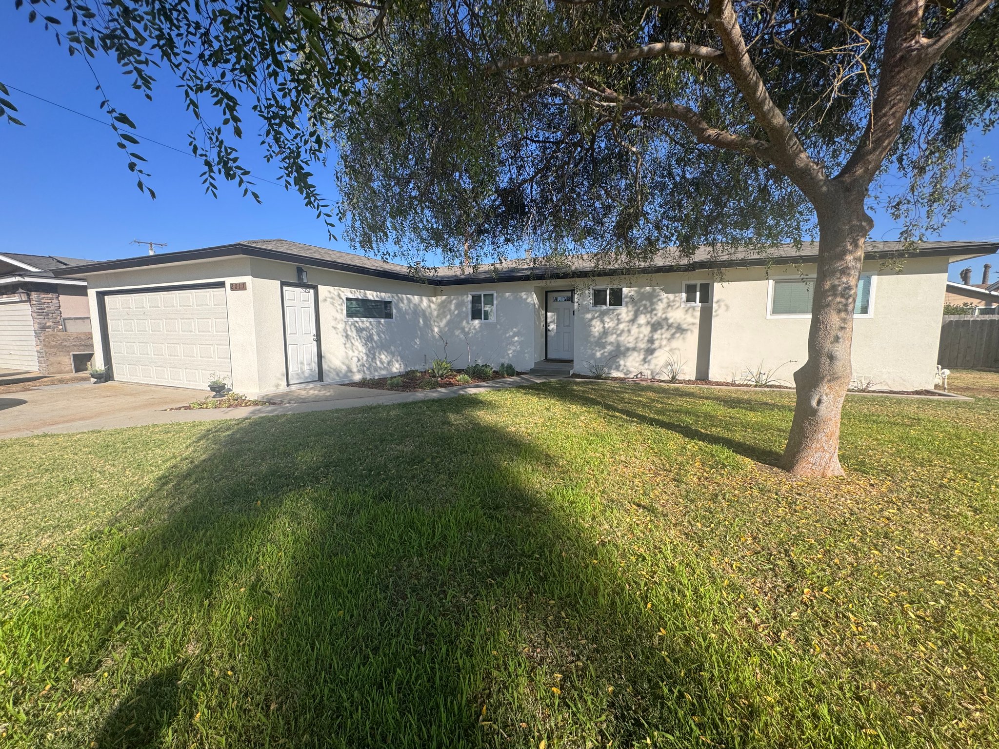Hanford House: 2017 Fairmont Dr