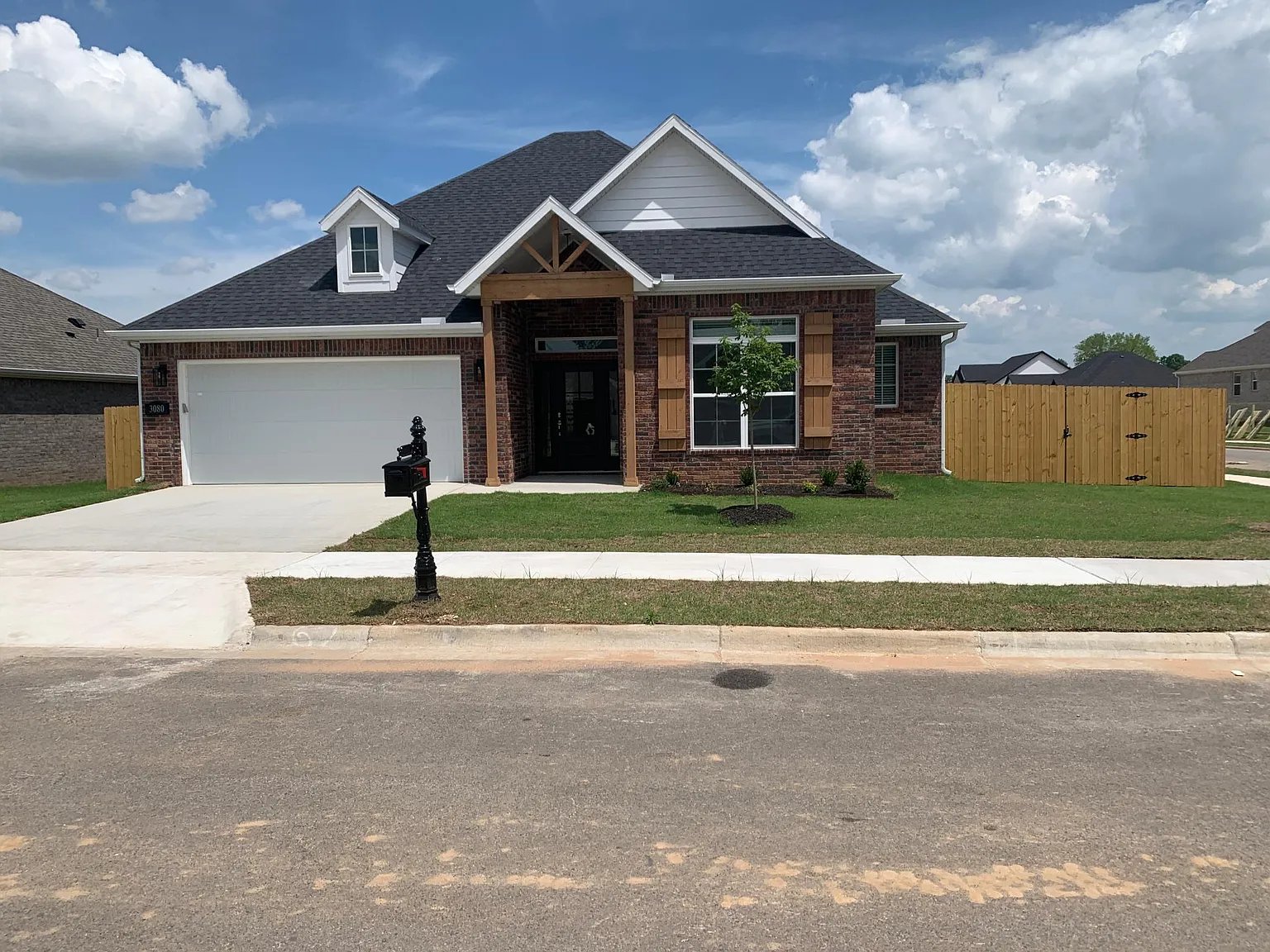 Fayetteville House: 3080 E Coolridge St.