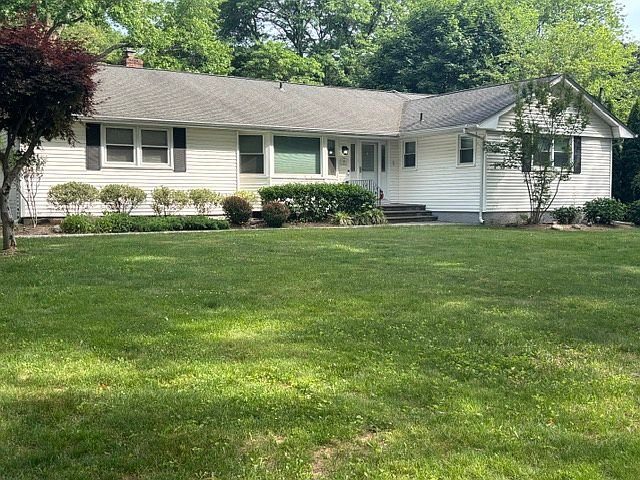 Huntington Station House: 288 Maplewood Rd