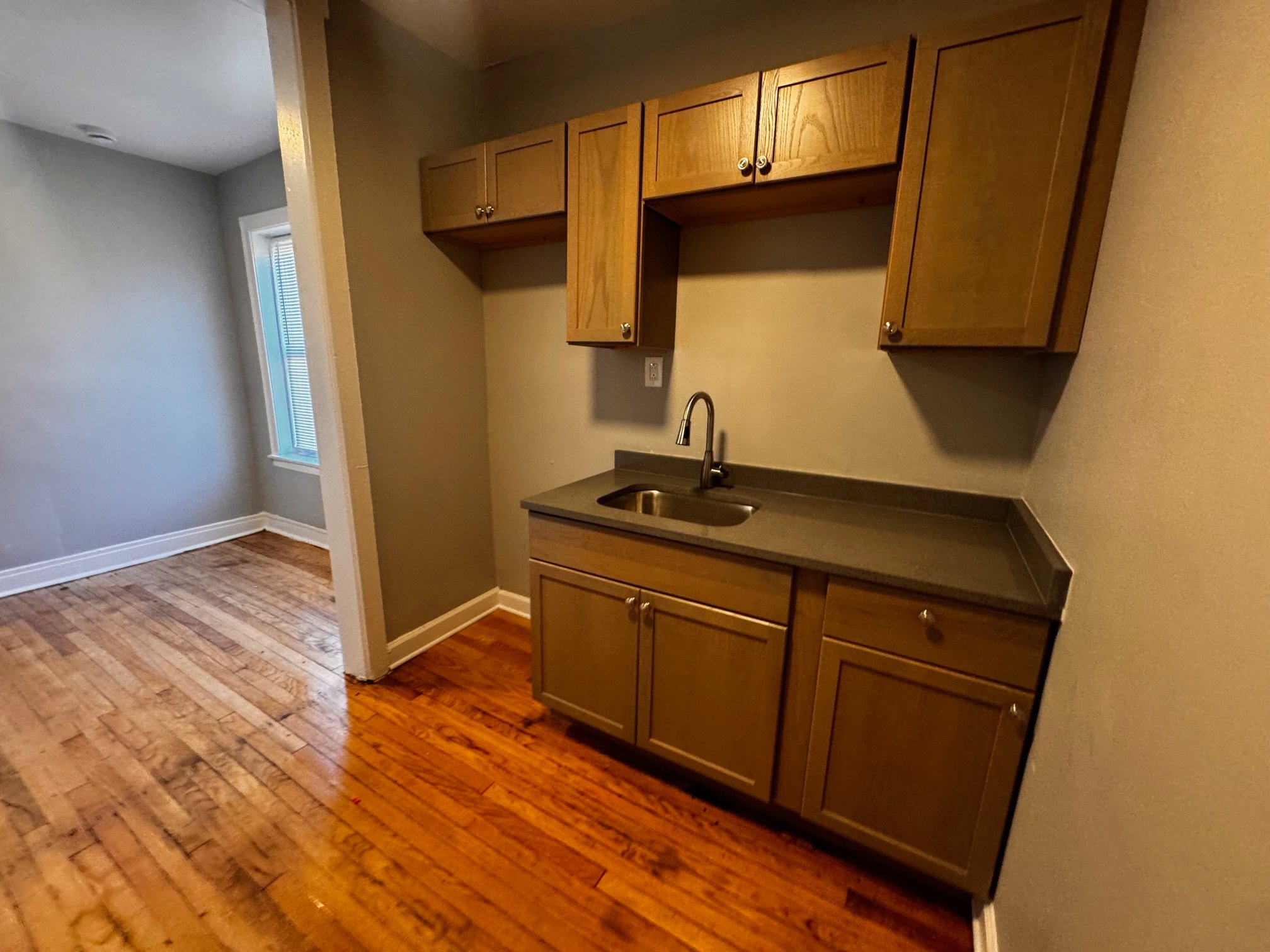 Chicago Apartment: 3723-3729 W Grand
