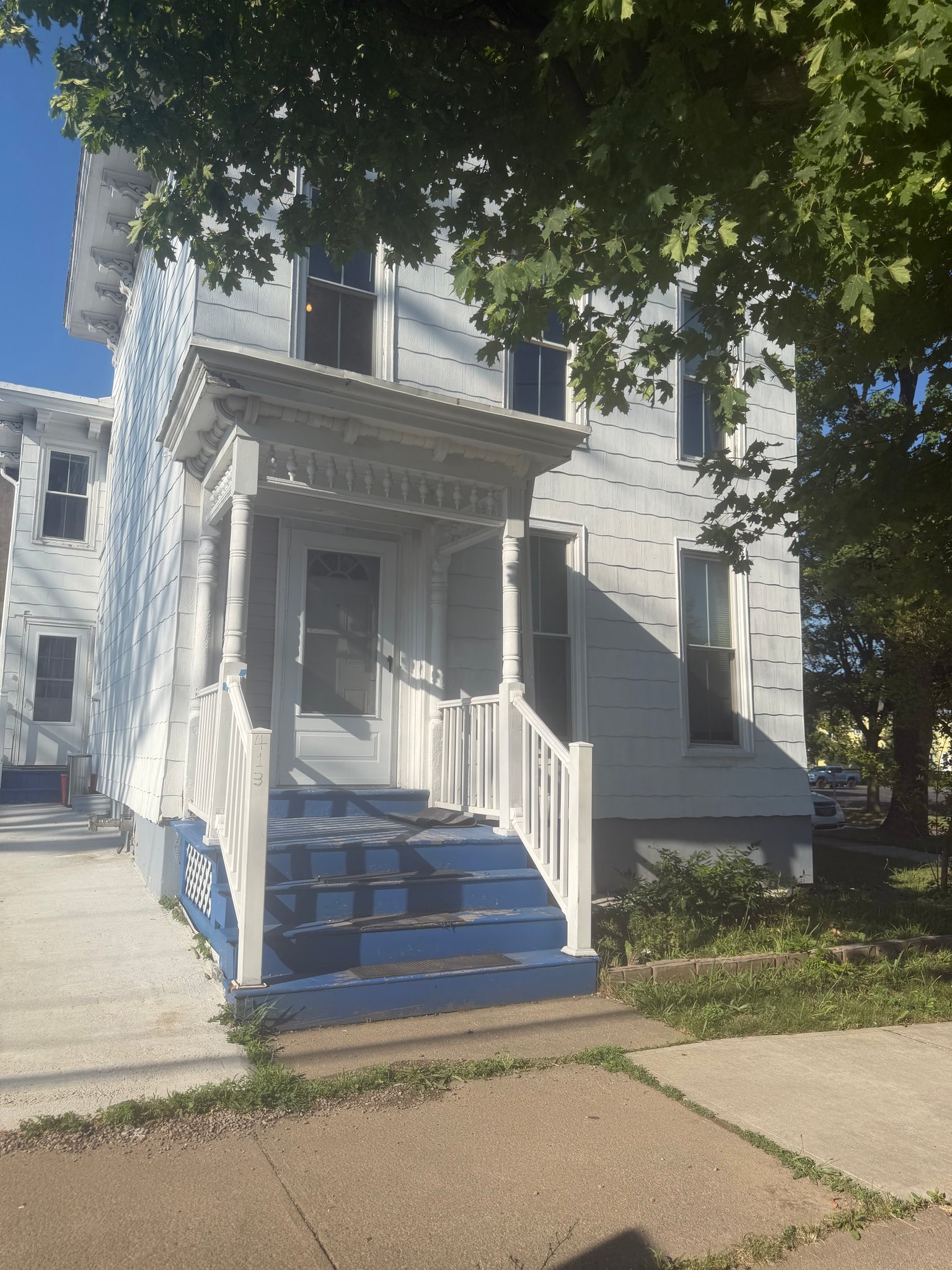 Utica Apartment: 413 South St