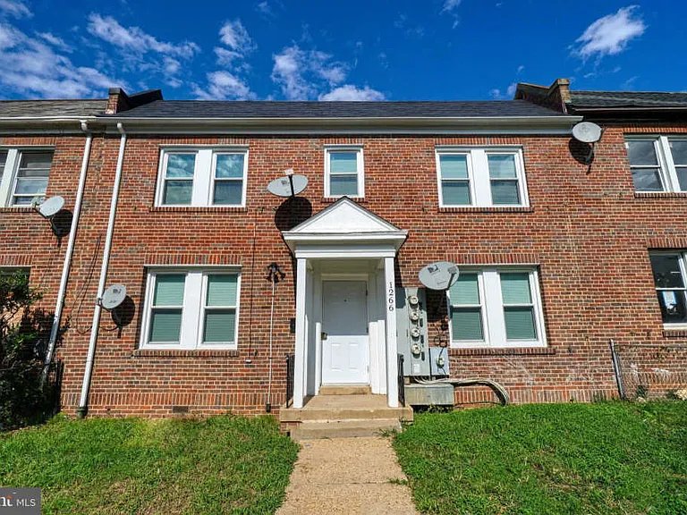 Washington Apartment: 1266 Meigs Pl NE