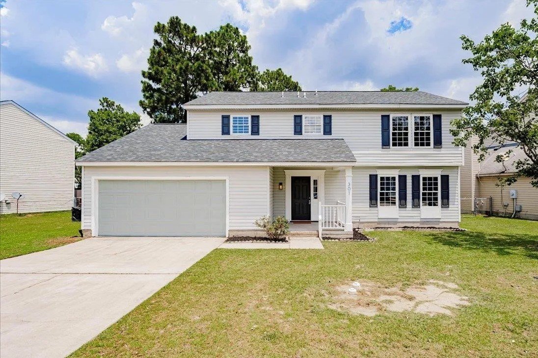 Columbia House: 301 Sagamare Road