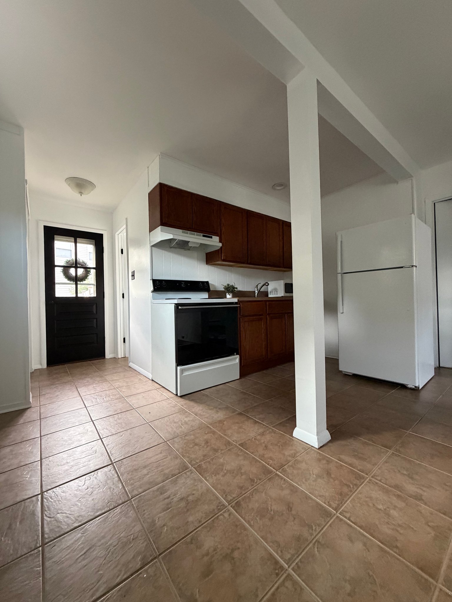 Islip Apartment: 134 Commack Rd