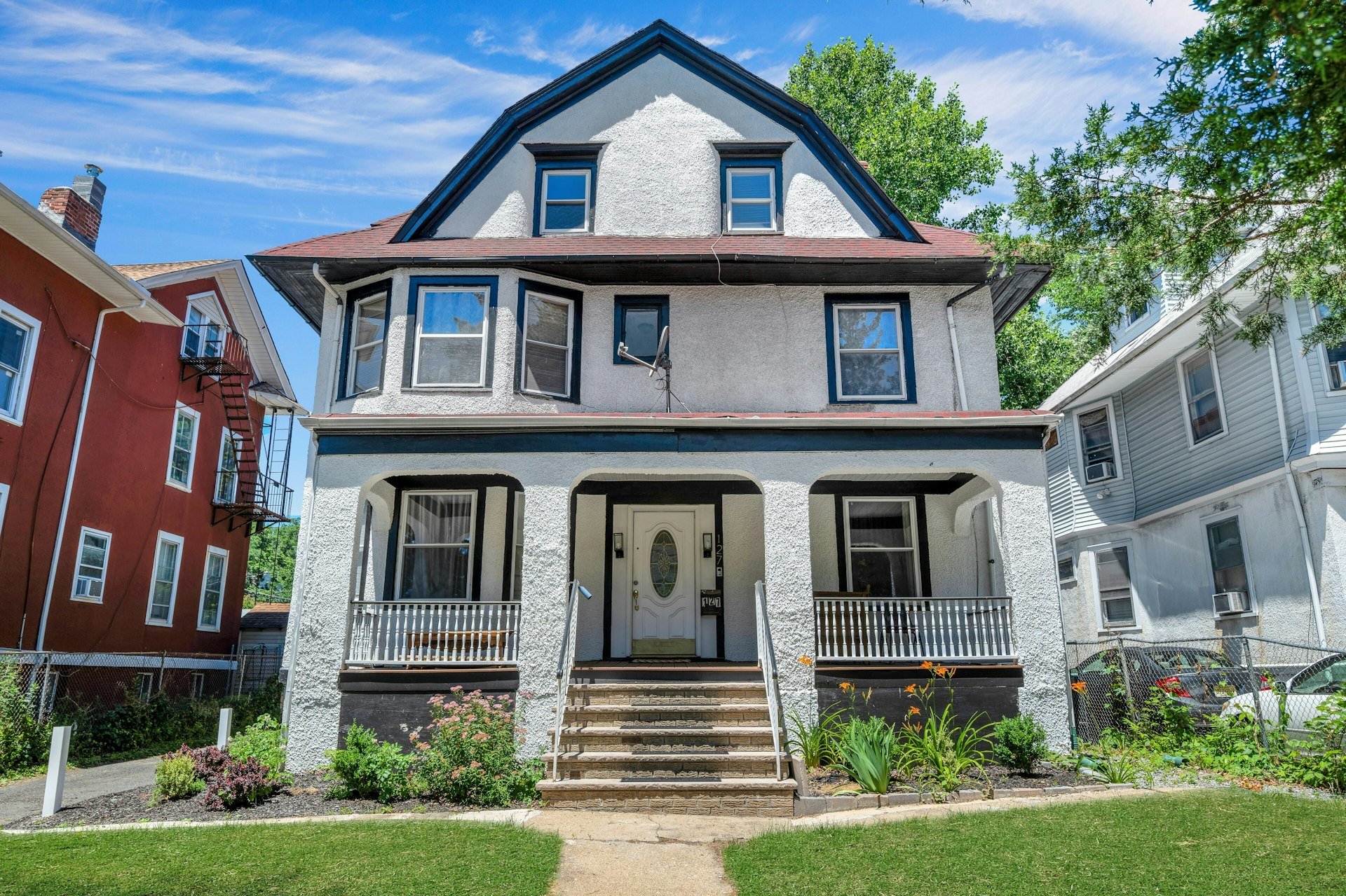 East Orange House: 127 S Burnett St