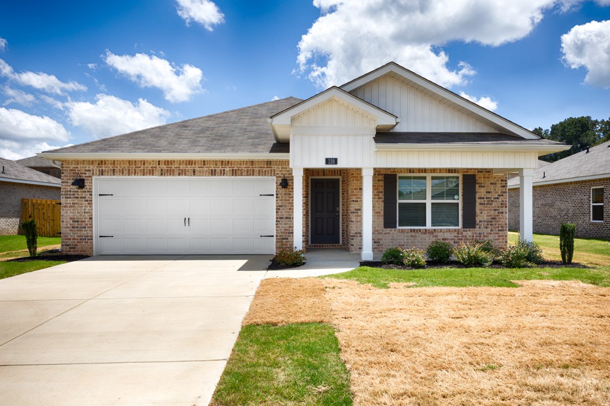 Huntsville House: 128 Wellspring Rd