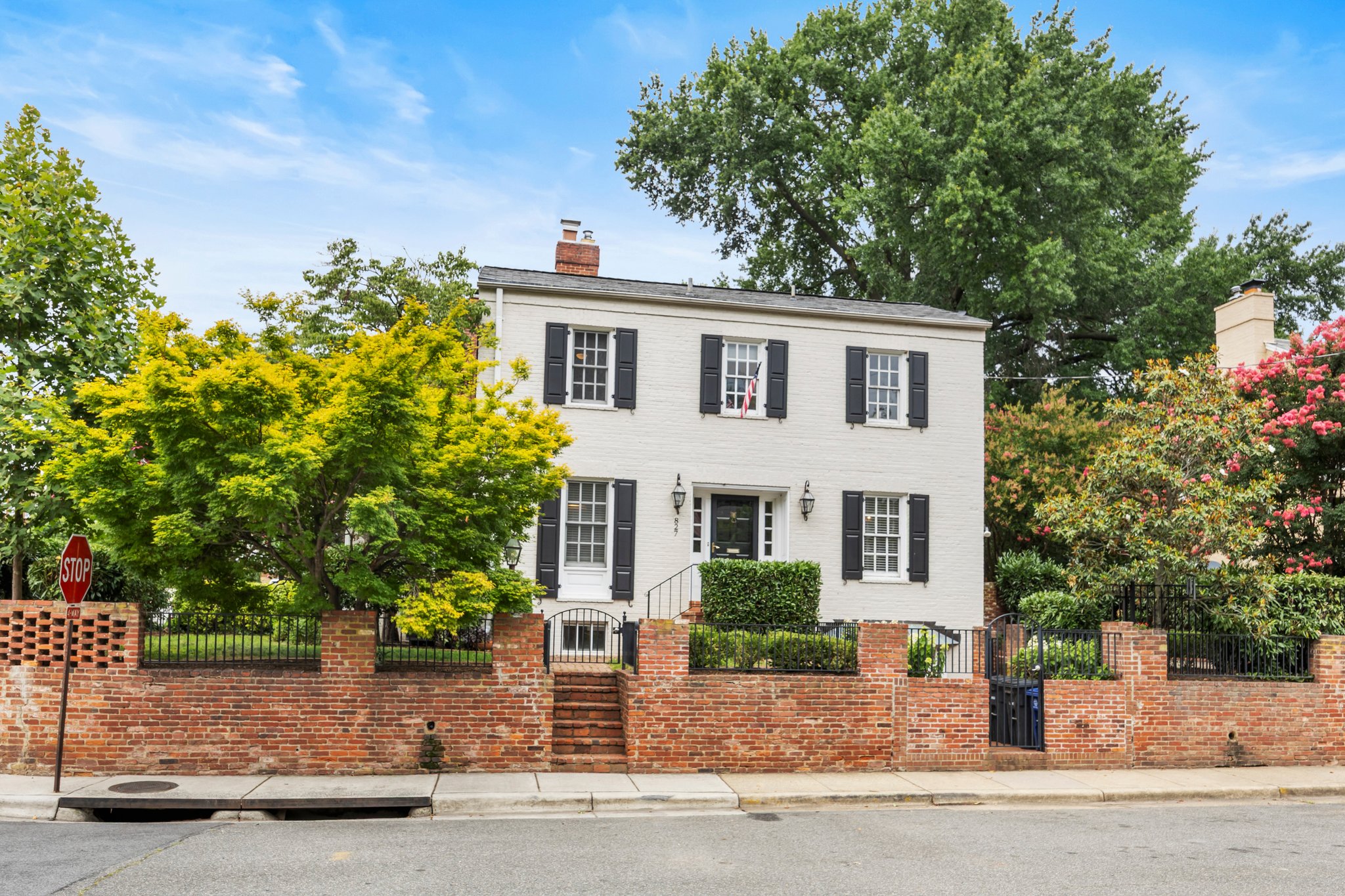 Alexandria Townhome: 827 S Royal St