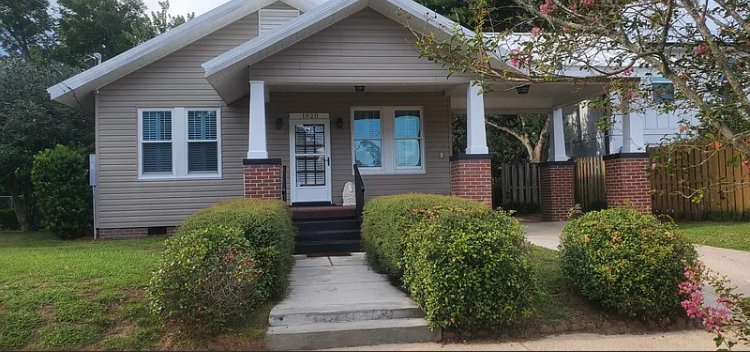 Pensacola House: 1920 E Avery St