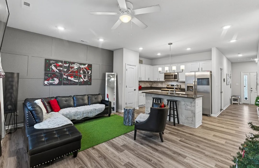 Suffolk Townhome: 1009 White Marsh Rd