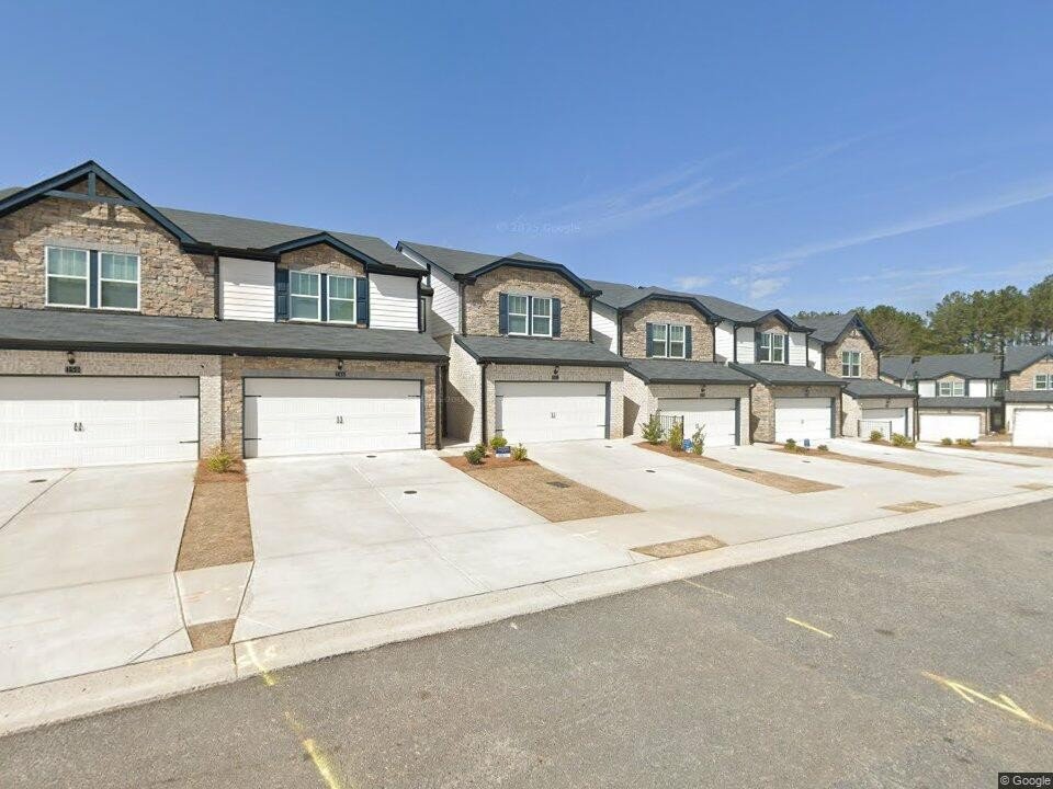 McDonough Townhome: 242 Bald Ave