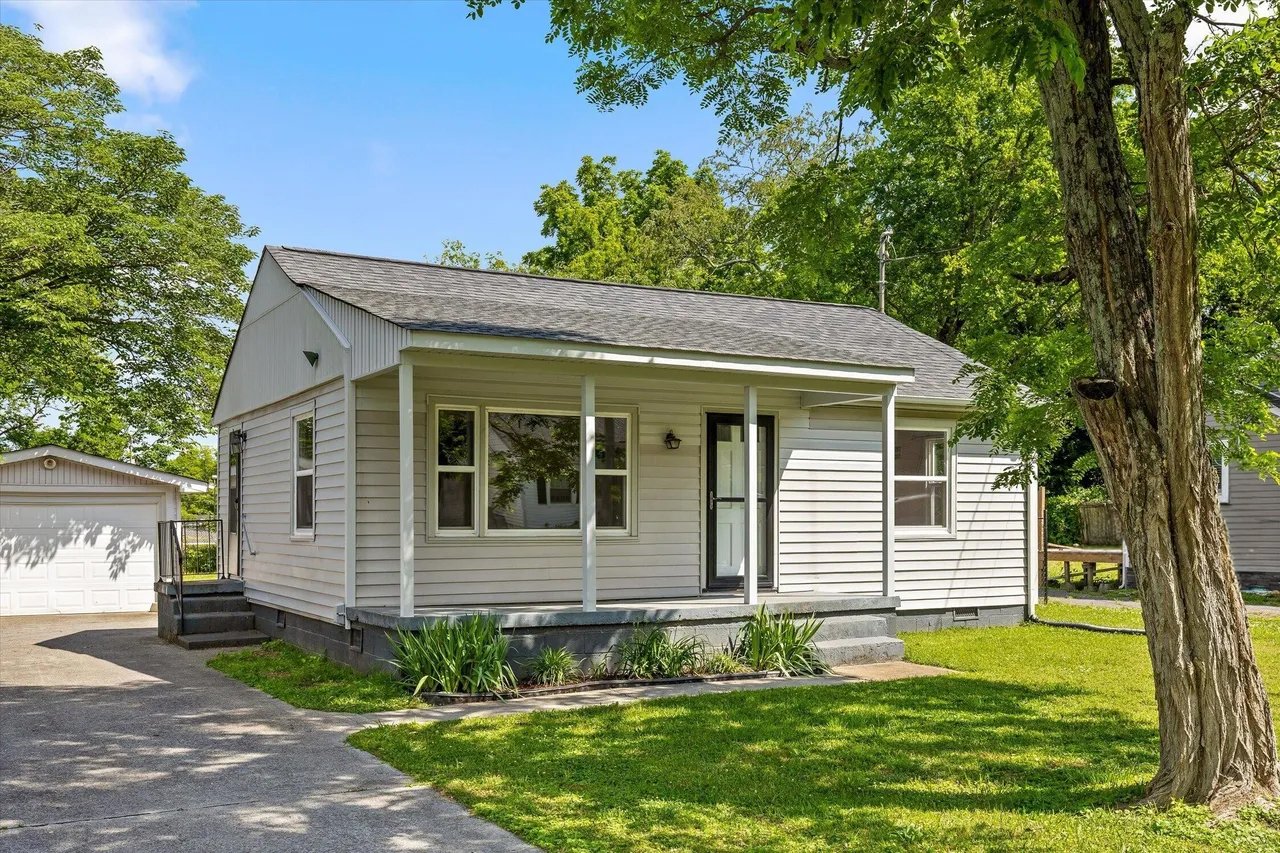 Chattanooga House: 1604 E Ridge Ave