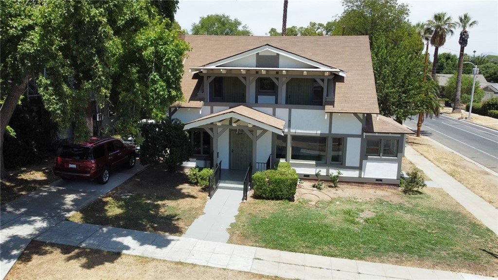 Riverside Single Room: 4405 12th street, Riverside, California 92501