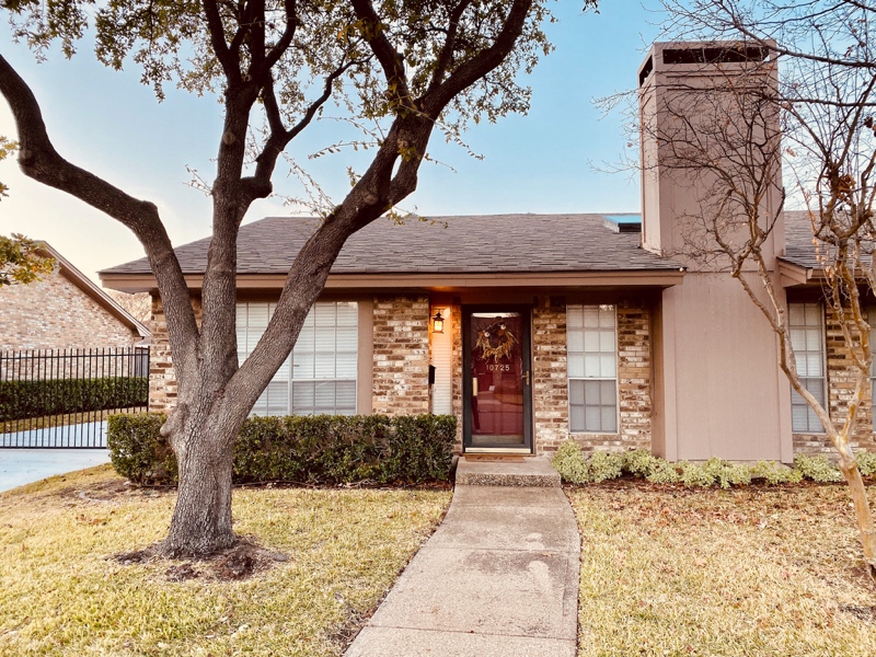 Dallas Townhome: 10725 Sandpiper Ln