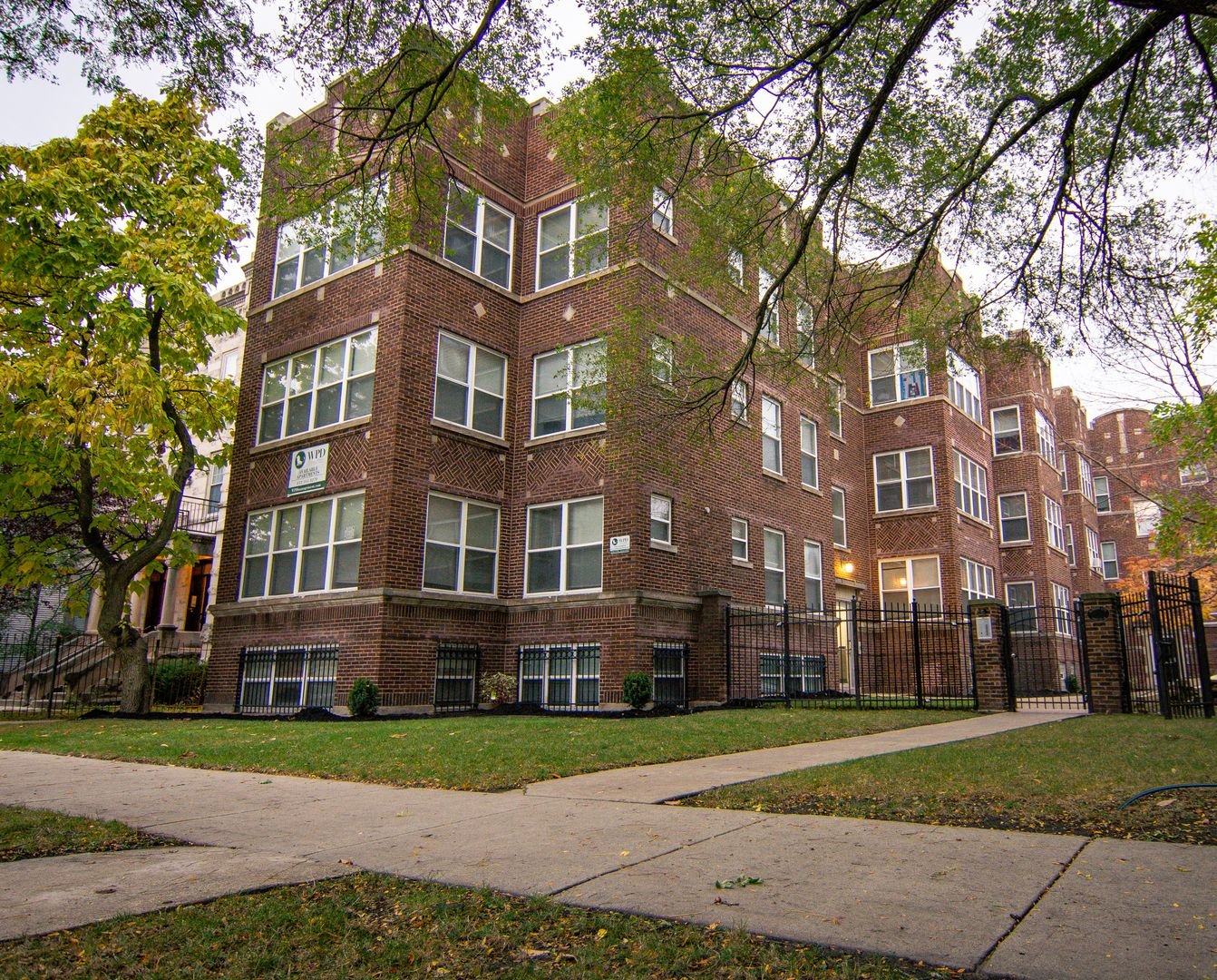 Chicago Apartment: 6439 South Kenwood Ave
