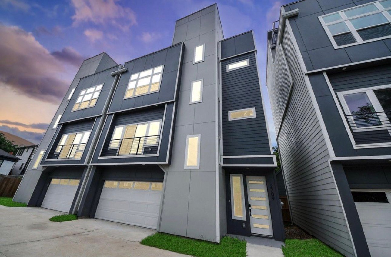 Houston House: 2709 Dennis St