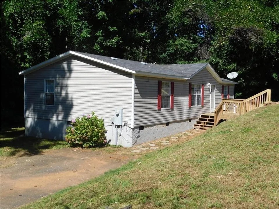 Dahlonega House: 284 Kate Rd