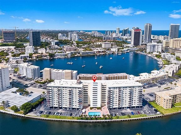 Hallandale Beach Condo: 401 Golden Isles Drive