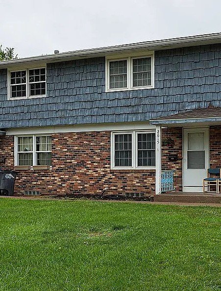 Bettendorf Townhome: 2615 Hawthorne Dr