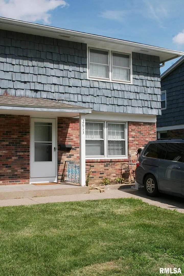 Bettendorf Condo: 2613 Hawthorne