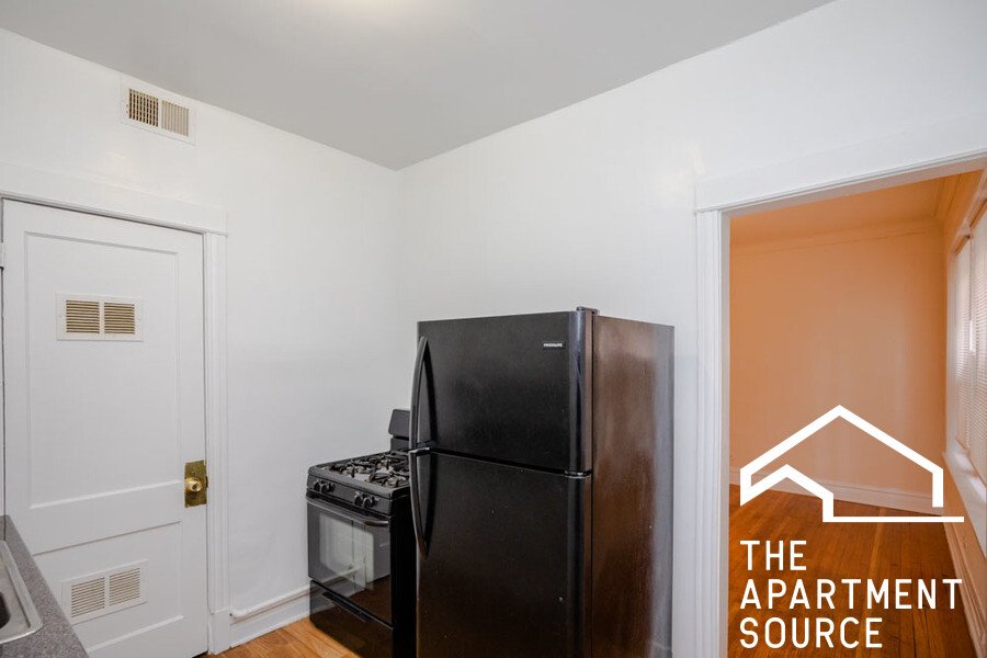 Chicago Apartment: 6248 South Western Avenue #3N Chicago, IL 60636