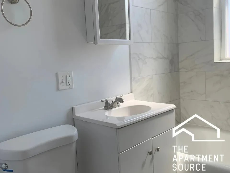Cicero Apartment: 2208 South 57th Avenue #10 Cicero, IL 60804